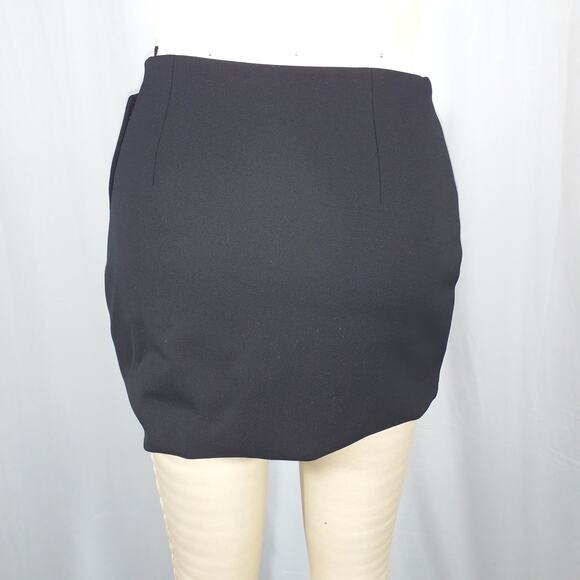 Farfetch 'Area' Black Crystal-Buckle Mini Skirt Size 2 - NWT - Picture 3 of 4